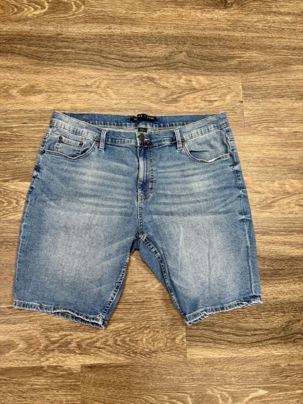 Edgar + Ash Denim Shorts Men’s 38 Light Wash Stretch Casual